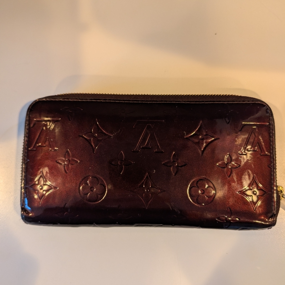 Louis Vuitton Amarante Vernis Monogram Zippered Long Wallet